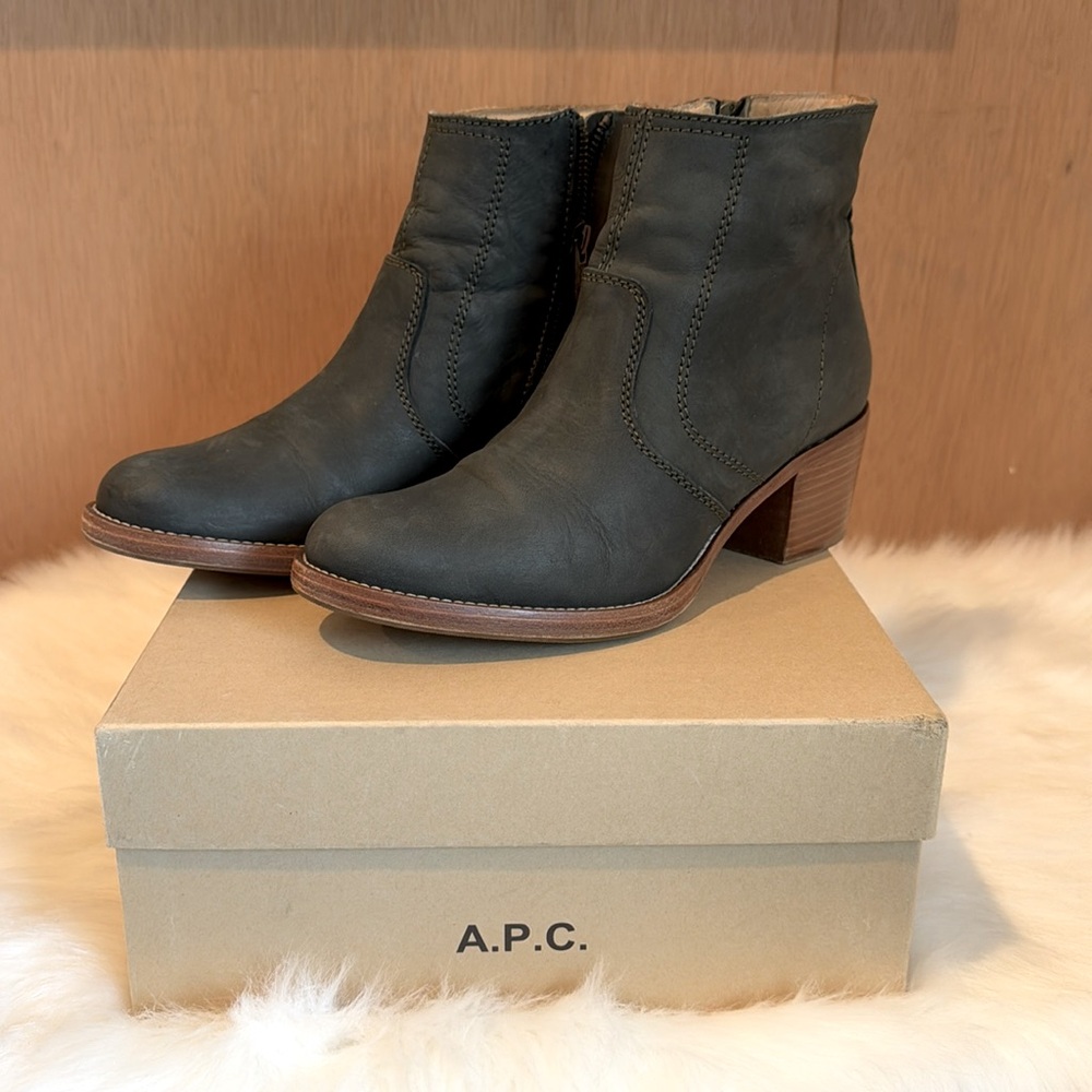 A.P.C. Camarguaise Ankle Boots Olive Green Leather Women Size 38 / US 8